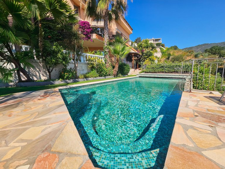 Villa for Sale in Mandelieu La Napoule, Cannes Area 10