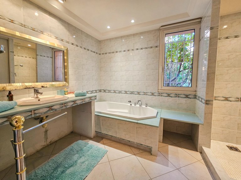 Villa for Sale in Mandelieu La Napoule, Cannes Area 17