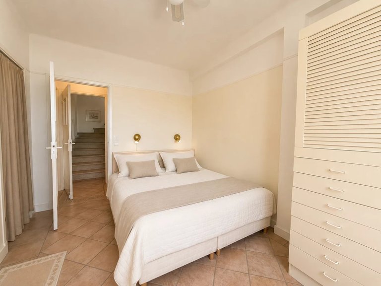Villa for Sale in Theoule Sur Mer, Cannes Area 11