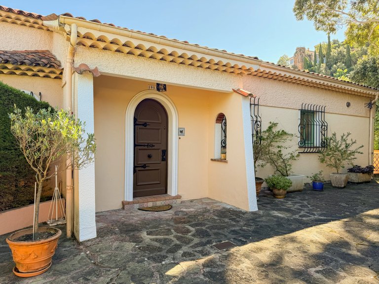 Villa for Sale in Theoule Sur Mer, Cannes Area 3