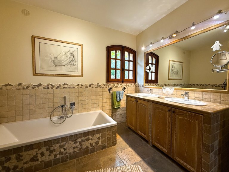 Villa for Sale in Mandelieu La Napoule, Cannes Area 1