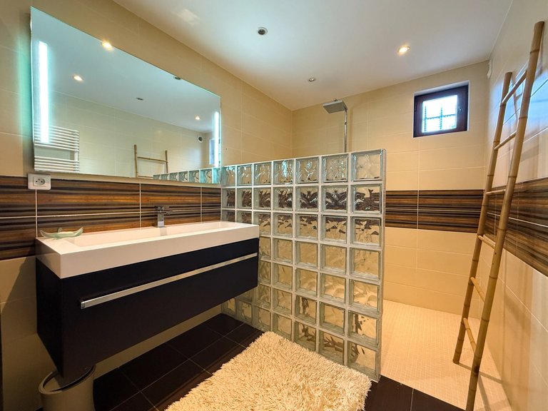 Villa for Sale in Mandelieu La Napoule, Cannes Area 4