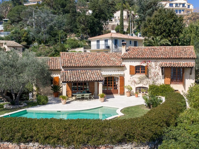 Villa for Sale in Mandelieu La Napoule, Cannes Area 6