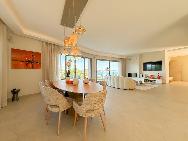 Villa for Sale in Mandelieu La Napoule, Cannes Area 11