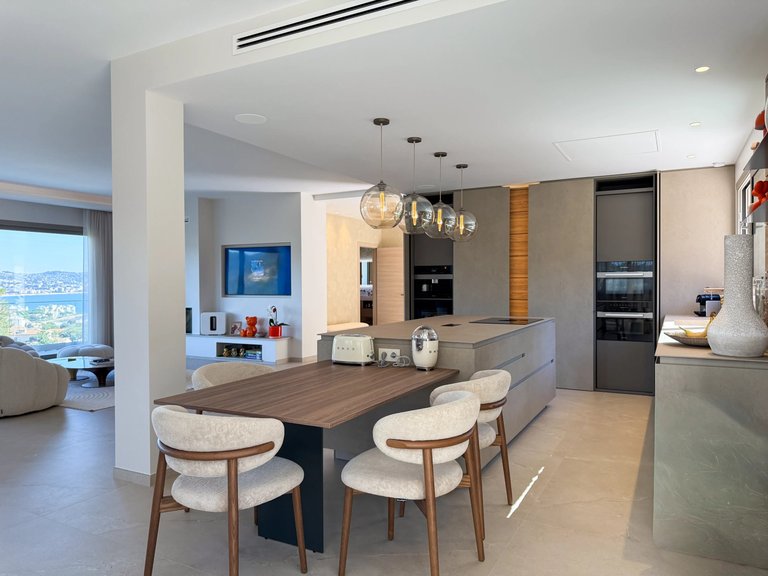 Villa for Sale in Mandelieu La Napoule, Cannes Area 12