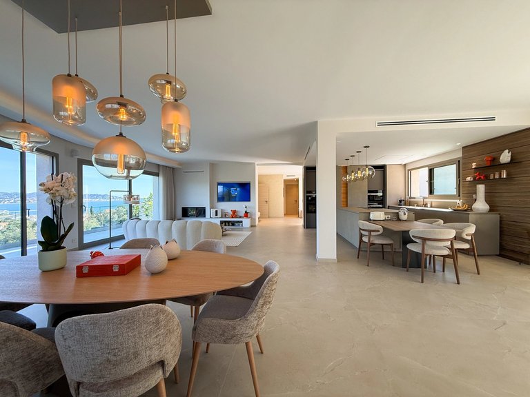 Villa for Sale in Mandelieu La Napoule, Cannes Area 13