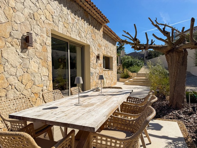 Villa for Sale in Mandelieu La Napoule, Cannes Area 17