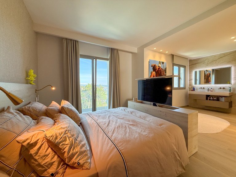 Villa for Sale in Mandelieu La Napoule, Cannes Area 20