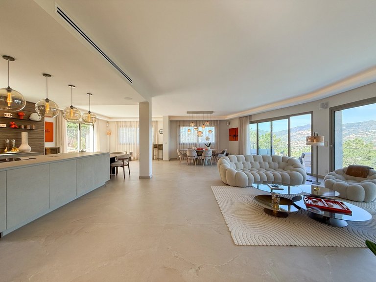 Villa for Sale in Mandelieu La Napoule, Cannes Area 6