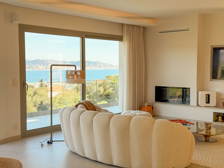 Villa for Sale in Mandelieu La Napoule, Cannes Area 8