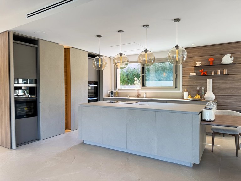 Villa for Sale in Mandelieu La Napoule, Cannes Area 9
