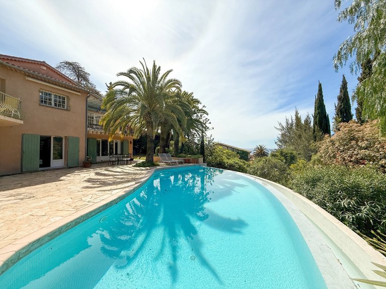Villa for Sale in Theoule Sur Mer, Cannes Area 4