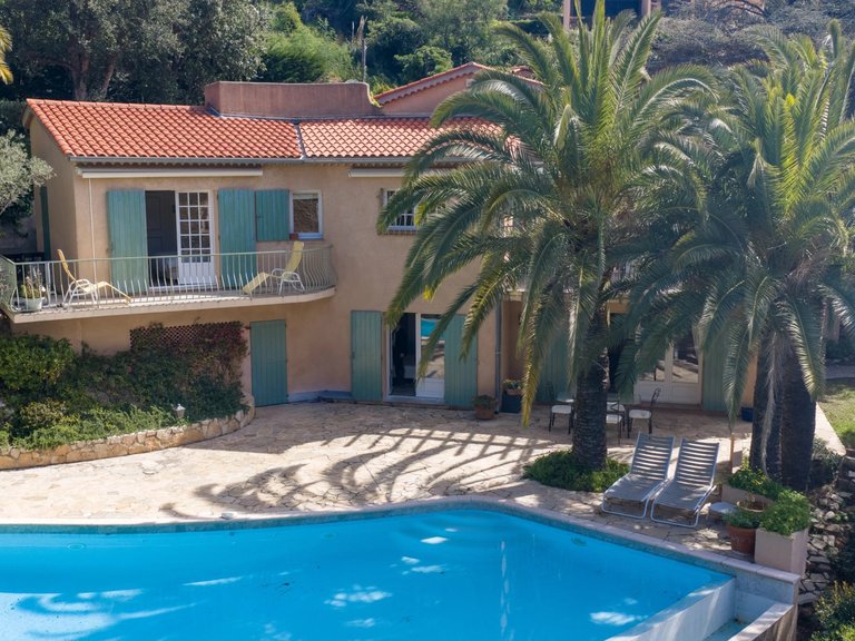 Villa for Sale in Theoule Sur Mer, Cannes Area 6