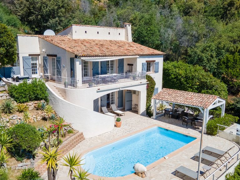 Villa for Sale in Mandelieu La Napoule, Cannes Area 1