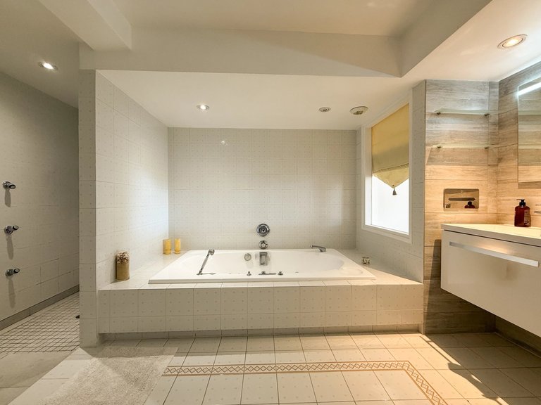 Villa for Sale in Mandelieu La Napoule, Cannes Area 14