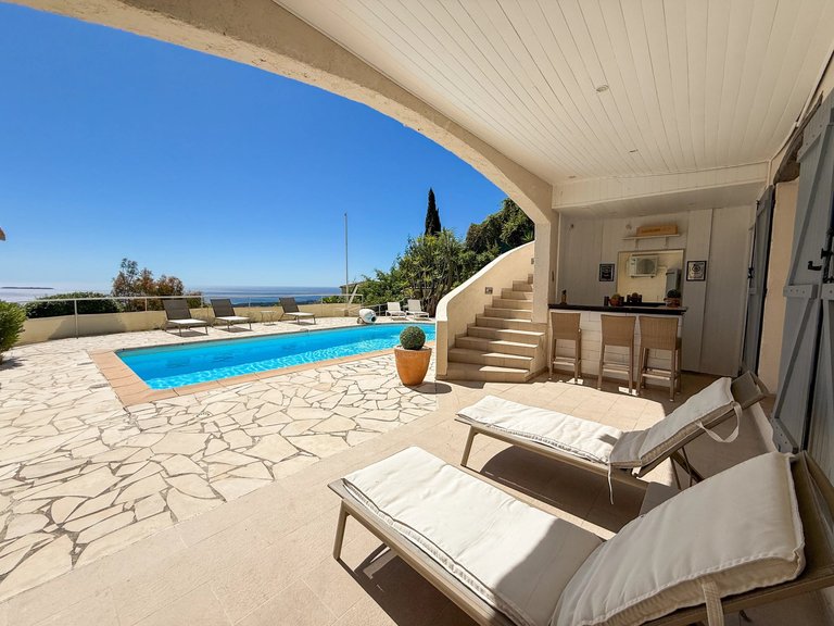 Villa for Sale in Mandelieu La Napoule, Cannes Area 16