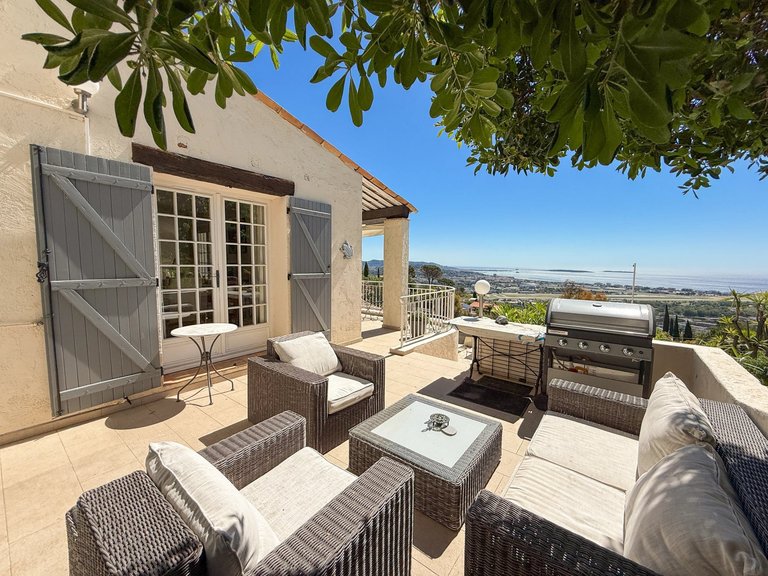 Villa for Sale in Mandelieu La Napoule, Cannes Area 19