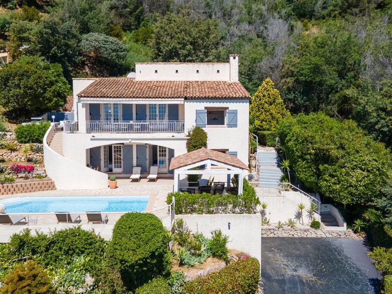 Villa for Sale in Mandelieu La Napoule, Cannes Area 6