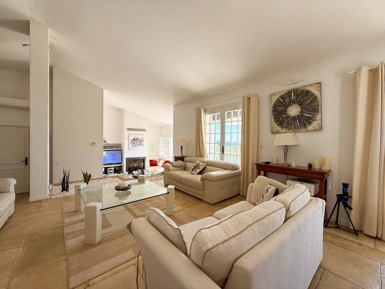 Villa for Sale in Mandelieu La Napoule, Cannes Area 9