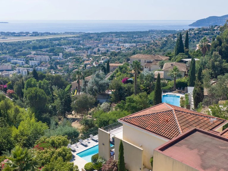 Villa for Sale in Mandelieu La Napoule, Cannes Area 2