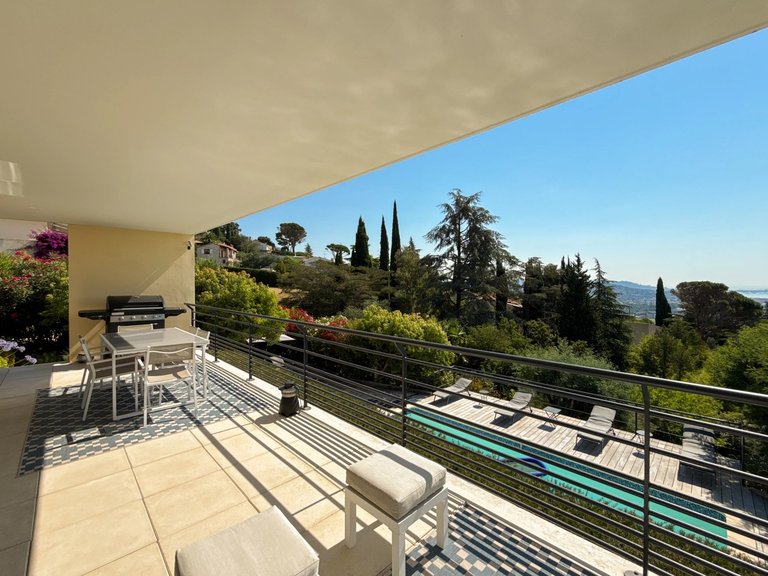 Villa for Sale in Mandelieu La Napoule, Cannes Area 11