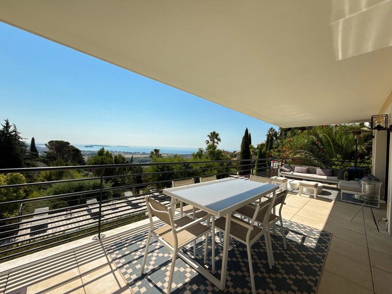 Villa for Sale in Mandelieu La Napoule, Cannes Area 12