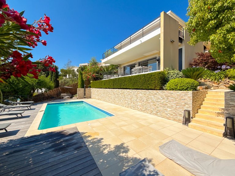 Villa for Sale in Mandelieu La Napoule, Cannes Area 4