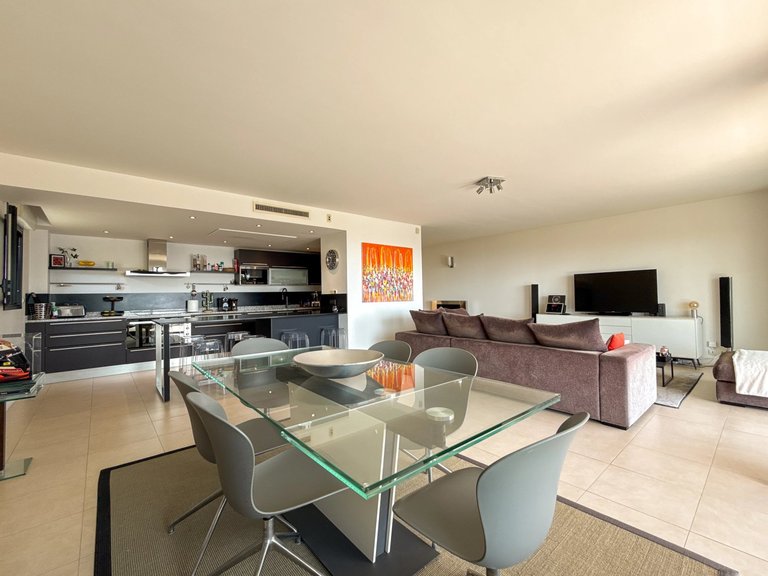 Villa for Sale in Mandelieu La Napoule, Cannes Area 8