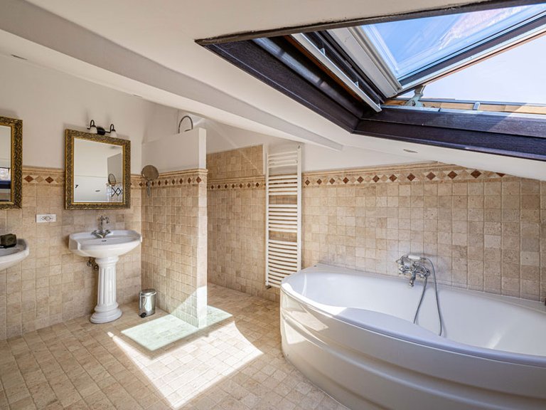Villa for Sale in Fayence, Var Countryside (fayence, Lorgues, Cotignac) 20