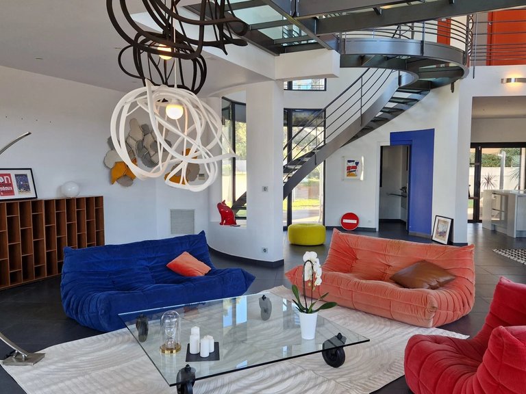 Villa for Sale in Carqueiranne, Provence Coast (cassis To Cavalaire) 8