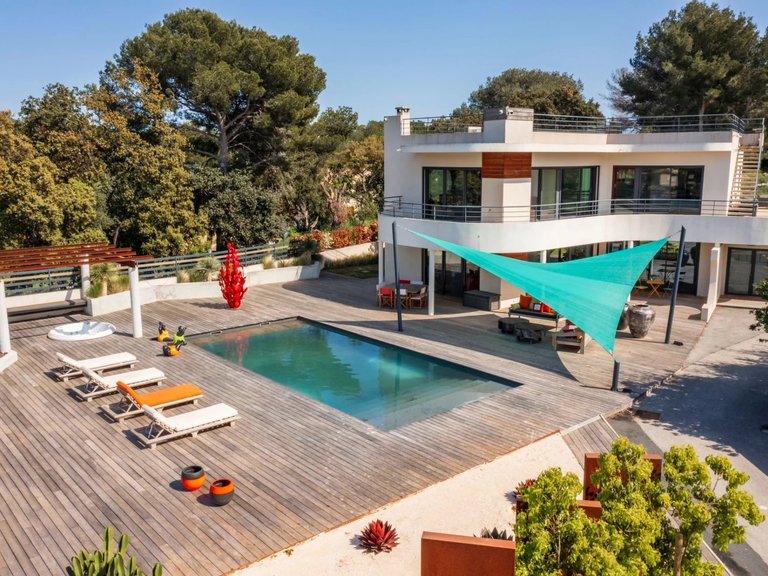 Villa for Sale in Carqueiranne, Provence Coast (cassis To Cavalaire) 2