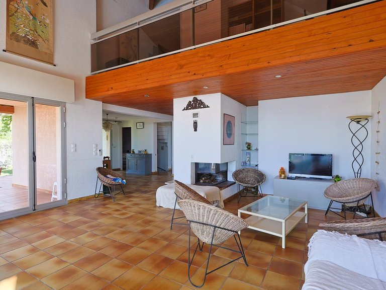 Villa for Sale in Hyeres, Provence Coast (cassis To Cavalaire) 3