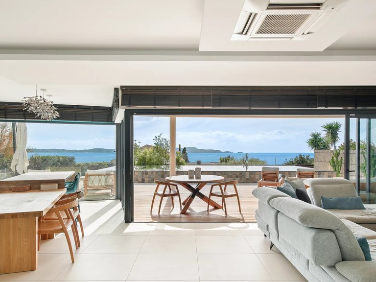 Villa for Sale in Carqueiranne, Provence Coast (cassis To Cavalaire) 8
