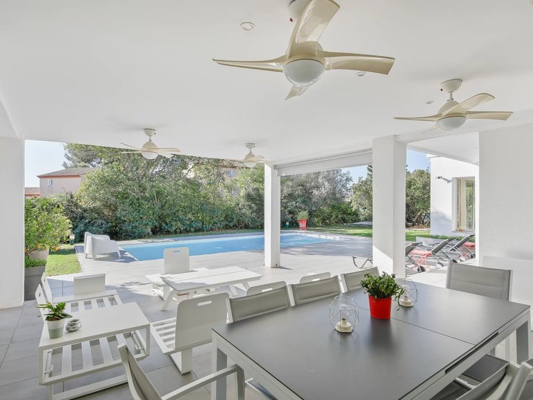 Villa for Sale in Carqueiranne, Provence Coast (cassis To Cavalaire) 11