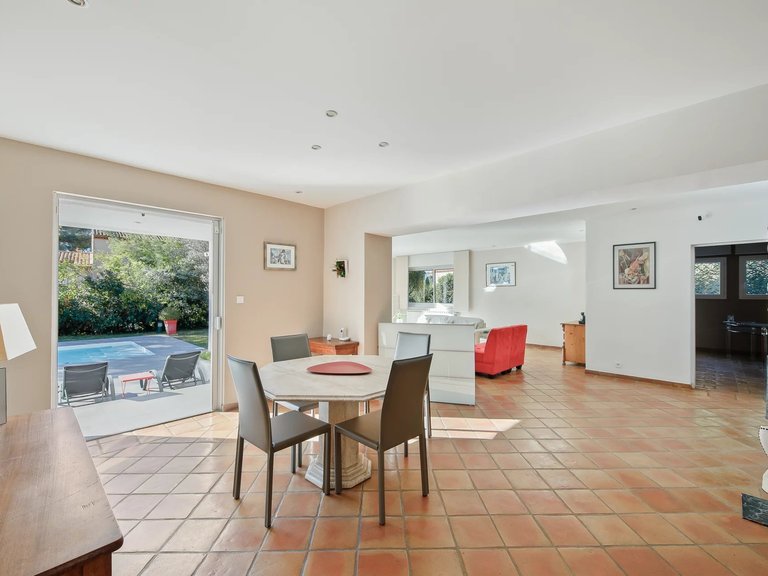 Villa for Sale in Carqueiranne, Provence Coast (cassis To Cavalaire) 4