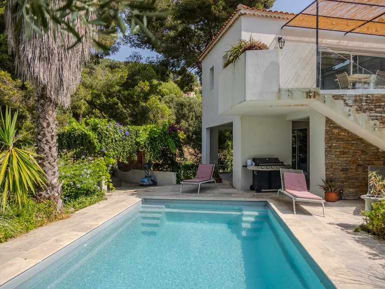 Villa for Sale in Carqueiranne, Provence Coast (cassis To Cavalaire) 8