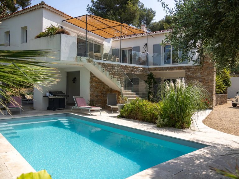 Villa for Sale in Carqueiranne, Provence Coast (cassis To Cavalaire) 9