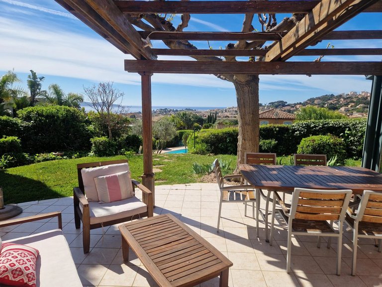 Villa for Sale in Carqueiranne, Provence Coast (cassis To Cavalaire) 2