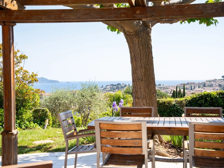 Villa for Sale in Carqueiranne, Provence Coast (cassis To Cavalaire) 10