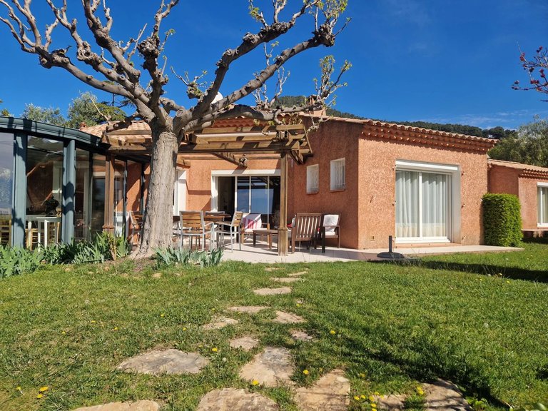 Villa for Sale in Carqueiranne, Provence Coast (cassis To Cavalaire) 3