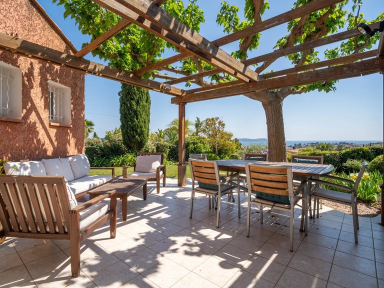 Villa for Sale in Carqueiranne, Provence Coast (cassis To Cavalaire) 6