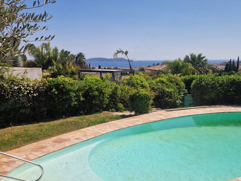 Villa for Sale in Carqueiranne, Provence Coast (cassis To Cavalaire) 7