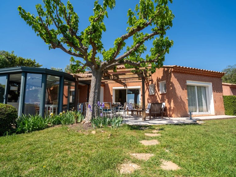 Villa for Sale in Carqueiranne, Provence Coast (cassis To Cavalaire) 9