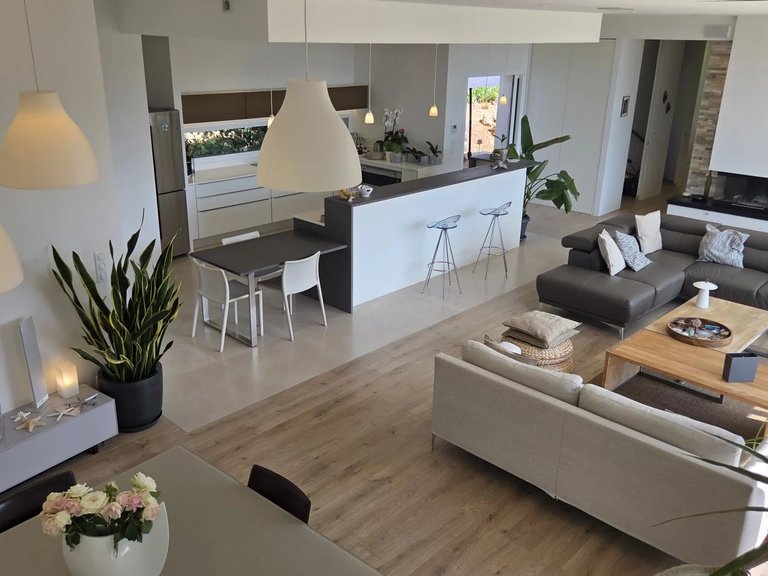 Villa for Sale in Carqueiranne, Provence Coast (cassis To Cavalaire) 10