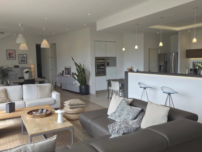 Villa for Sale in Carqueiranne, Provence Coast (cassis To Cavalaire) 11
