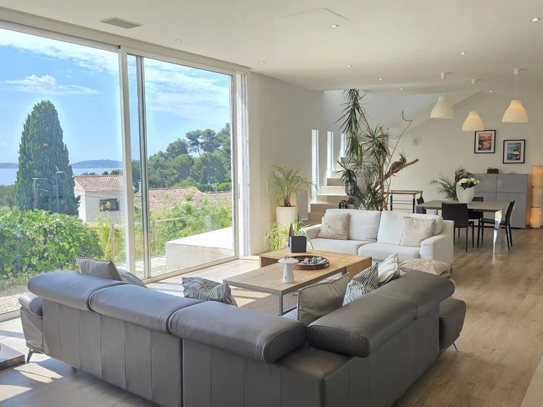 Villa for Sale in Carqueiranne, Provence Coast (cassis To Cavalaire) 13