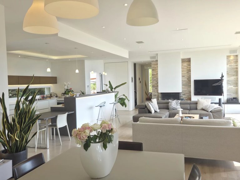 Villa for Sale in Carqueiranne, Provence Coast (cassis To Cavalaire) 14