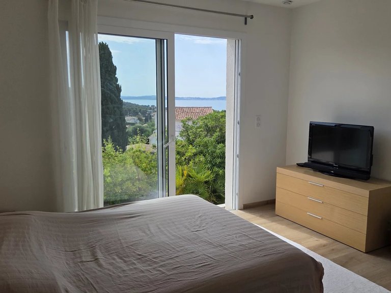 Villa for Sale in Carqueiranne, Provence Coast (cassis To Cavalaire) 16