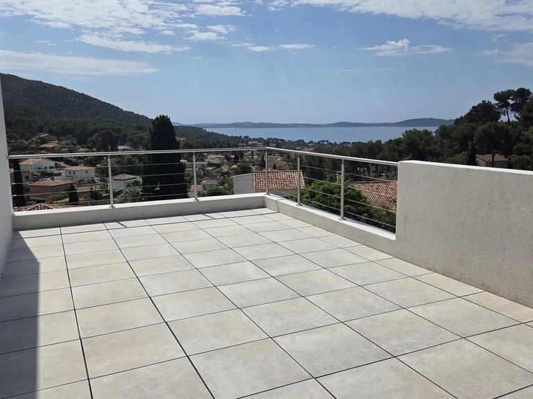 Villa for Sale in Carqueiranne, Provence Coast (cassis To Cavalaire) 18