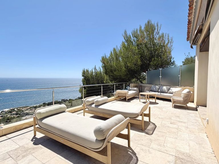 Villa for Sale in Carqueiranne, Provence Coast (cassis To Cavalaire) 2